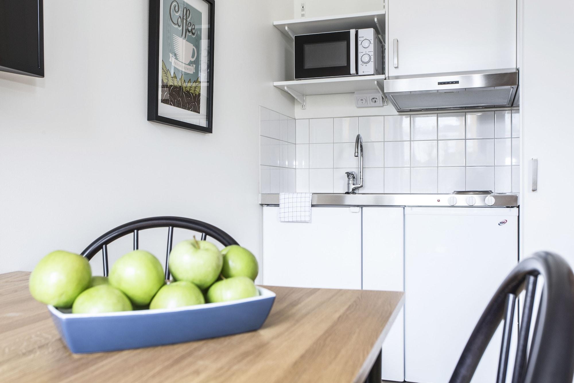 Biz Apartment Solna Exterior photo